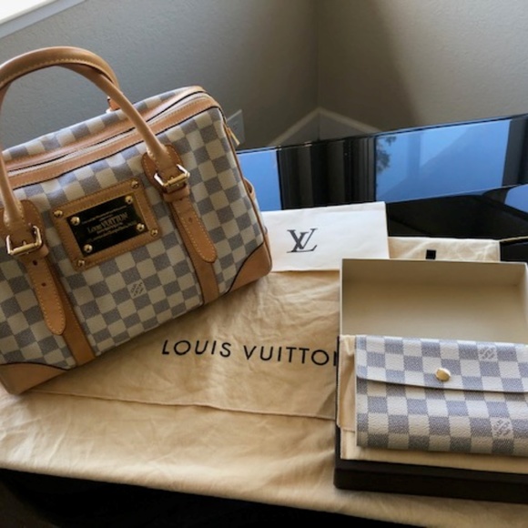 Authentic Louis Vuitton Berkeley Diamier Azur - Picture 2 of 8